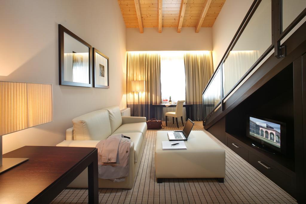 Hotel & Residence Вилла-Бартоломея Экстерьер фото